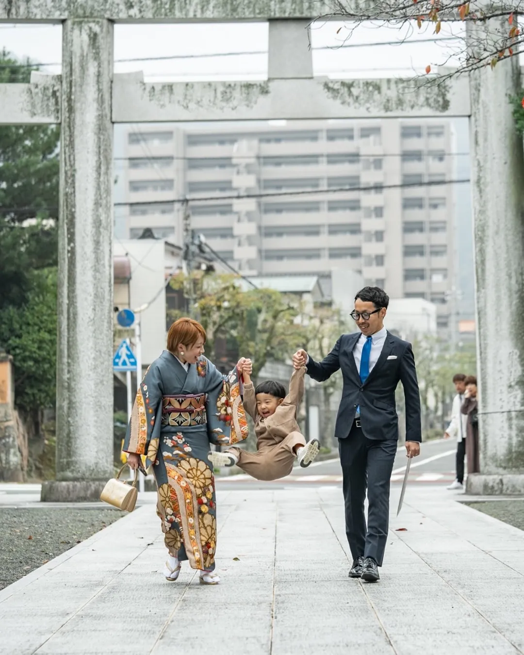 3歳七五三、ママは自宅で訪問着着付け&自宅出張撮影 @me_...